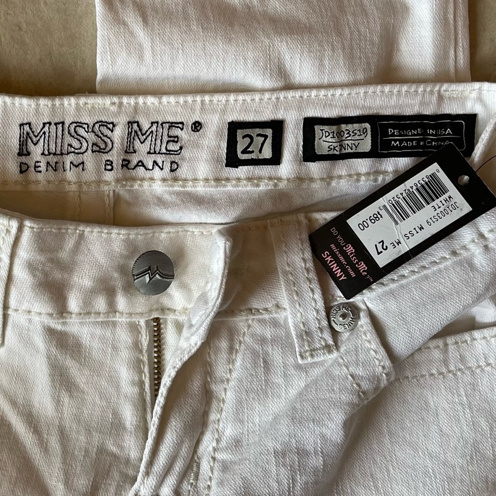 NWT Miss Me Jeans size 27
